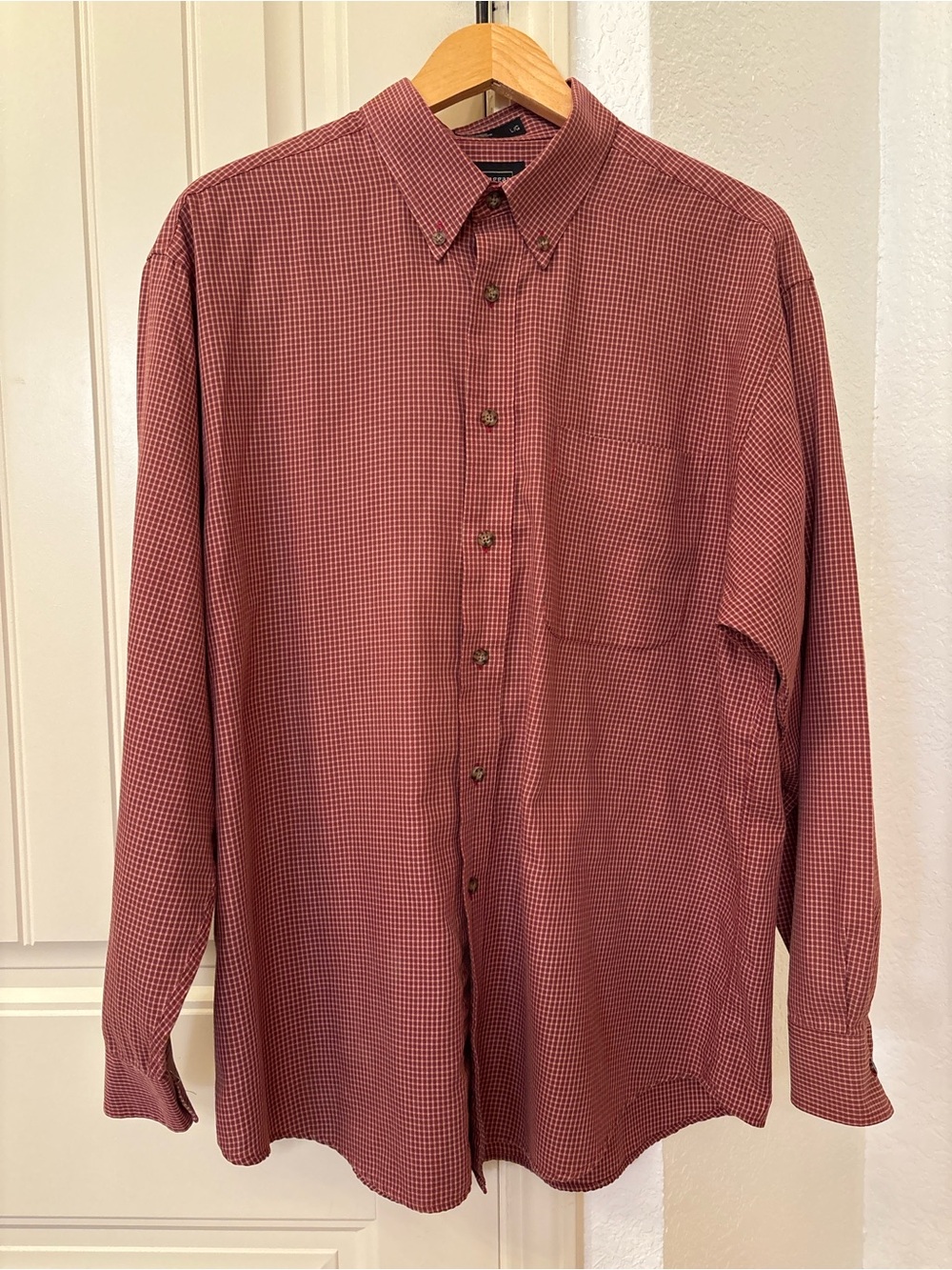 Haggar Men’s Large Red Micro Check Wrinkle Resistant Button Down Shirt L